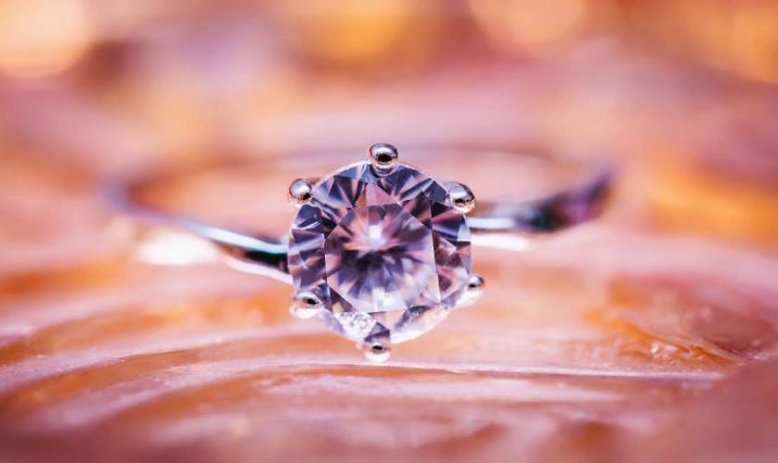 Les diamants synthétiques sont-ils moins chers ?
