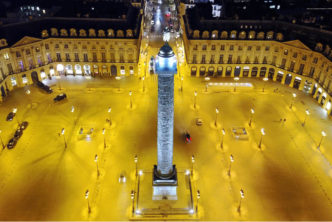 FASHION PARIS 2021 : PLACE VENDÔME À PARIS EN MARS 2021