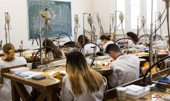 LA HAUTE ÉCOLE DE JOAILLERIE : UNE OFFRE UNIQUE AU MONDE