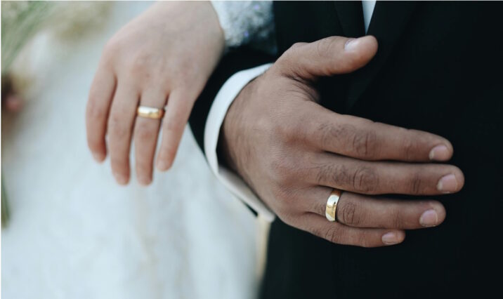 Les bagues de mariage : Une tradition depuis la nuit des temps