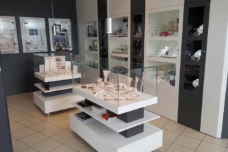 VENDS AGENCEMENT RECENT MODERNE