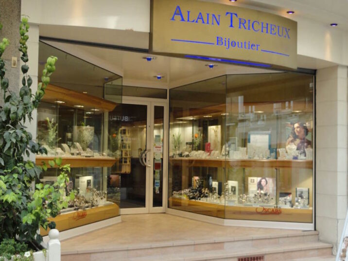 Vend bijouterie-horlogerie à Laval (53)